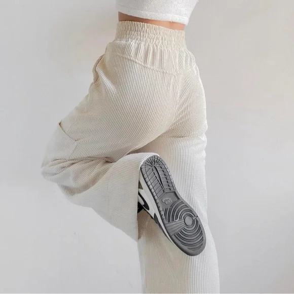 Urban Outfitters Ivory High Waist Flowy Wide-Leg Corduroy Pants. Small. NWT - Picture 5 of 15